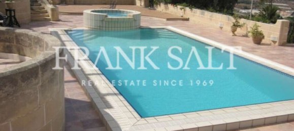 3 bedrooms Bungalow in Naxxar, Malta No. 8443 3