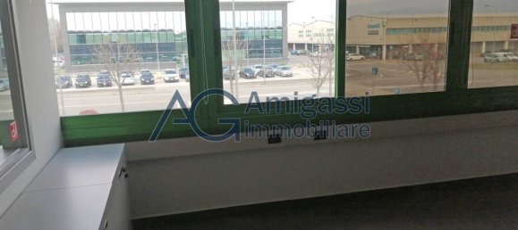 Entrepôt à Bergamo, Italy 650m² No. 142936 2