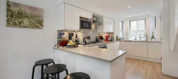 Casa de 3 dormitorios en Richmond, United Kingdom No. 8969 2