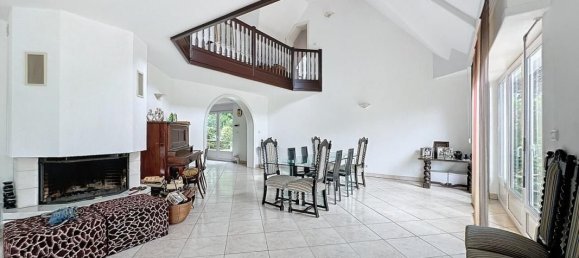 Вилла с 5 спальнями в Ла Вантзено, Франция № 249756 17