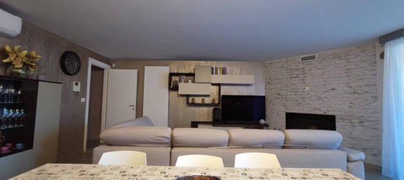 6 rooms Villa in Montesilvano, Italy No. 36999 5