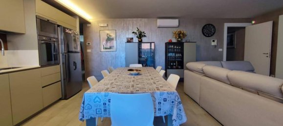 6 rooms Villa in Montesilvano, Italy No. 36999 4