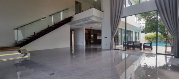 4 bedrooms Villa in Pattaya, Thailand No. 59827 4