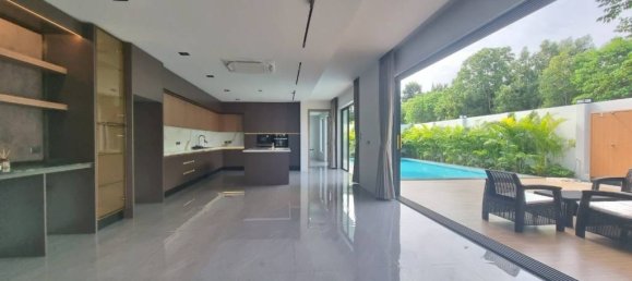 4 bedrooms Villa in Pattaya, Thailand No. 59827 7