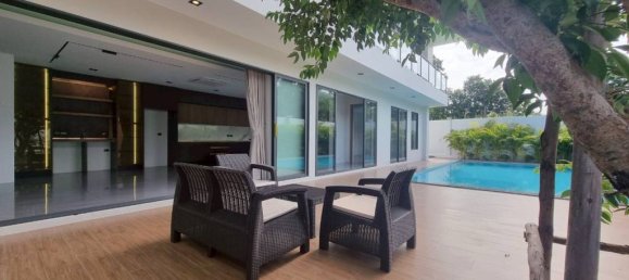 4 bedrooms Villa in Pattaya, Thailand No. 59827 2