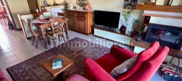 Apartamento de 3 dormitorios en Desenzano del Garda, Italy No. 136965 2