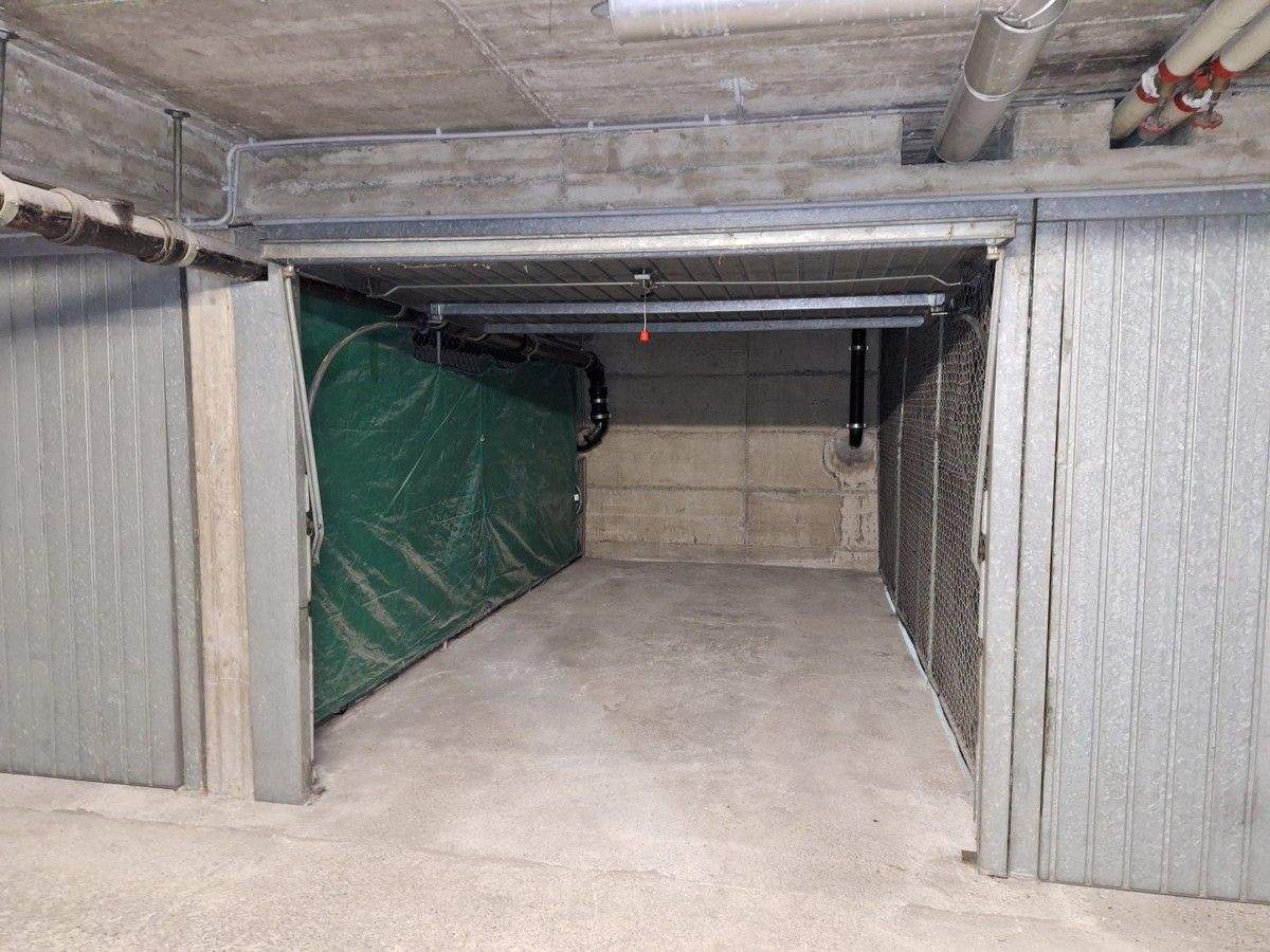 Garage in Innsbruck-Stadt, Austria, Nr. 232360