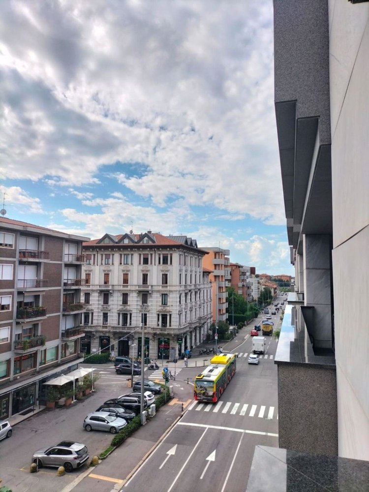 2 bedrooms Apartment in Bergamo, Italy No. 393265