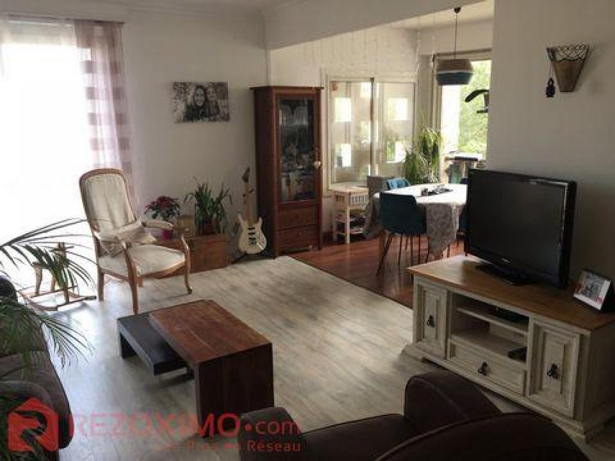 2 bedrooms Condo in La Ciotat, France No. 16389