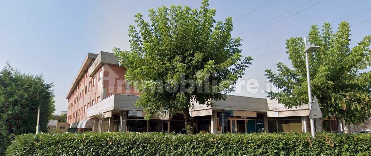 610m² Commercial property in Modena, Italy No. 178676
