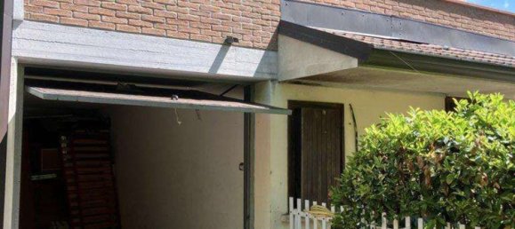 5-salle Appartement à Reggio Emilia, Italy No. 95132 8