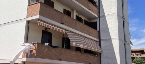 5-salle Appartement à Reggio Emilia, Italy No. 95132 3