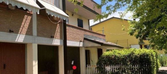 5-salle Appartement à Reggio Emilia, Italy No. 95132 4