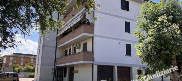 5-salle Appartement à Reggio Emilia, Italy No. 95132 28
