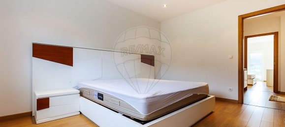 3 bedrooms House in Ourem, Portugal No. 18192 22