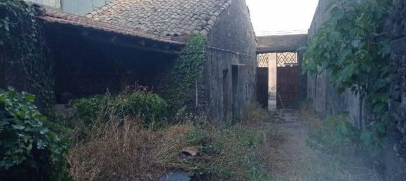 3 bedrooms House in Nicolosi, Italy No. 324636 4