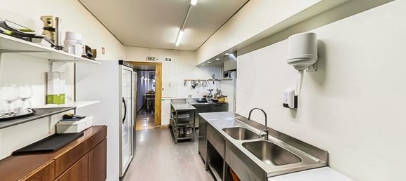 Propriété commerciale à Guimaraes, Portugal 250m² No. 62490 5