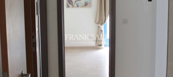 3 bedrooms Penthouse in Sliema, Malta No. 9139 36