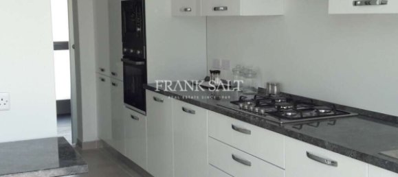 3 bedrooms Penthouse in Sliema, Malta No. 9139 18