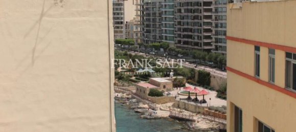 3 bedrooms Penthouse in Sliema, Malta No. 9139 17