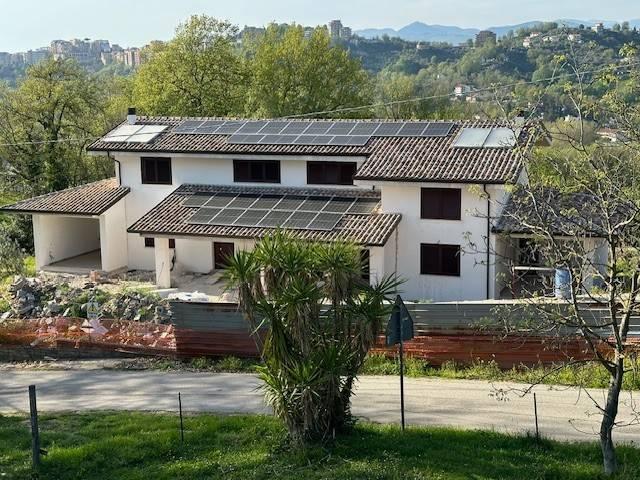 4غرفة فيلا في Frosinone, Italy رقم 147325