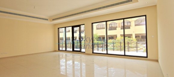 4 chambres Villa à Al Barsha, UAE No. 55480 3