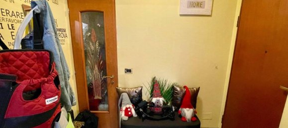 3 rooms Apartment in Vercelli, Italy No. 76547 4