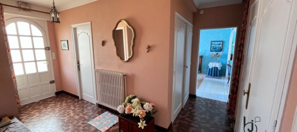 4 Schlafzimmer Haus in Saint-Berthevin, France, Nr. 357871 5
