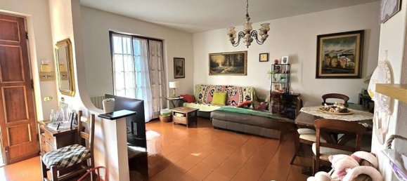 7 rooms Apartment in Massa, Italy No. 178254 4