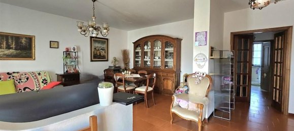 7 rooms Apartment in Massa, Italy No. 178254 2