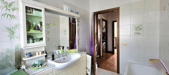 7 rooms Apartment in Massa, Italy No. 178254 13