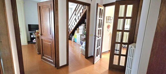 7 rooms Apartment in Massa, Italy No. 178254 9