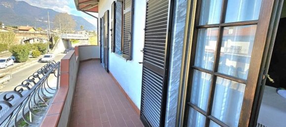 7 rooms Apartment in Massa, Italy No. 178254 8