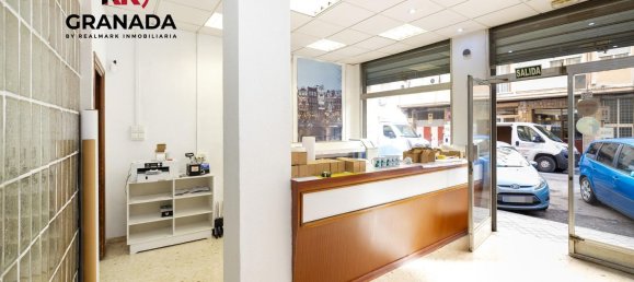 360m² Commercial property in Granada, Spain No. 24413 10