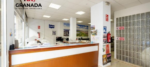 360m² Commercial property in Granada, Spain No. 24413 2