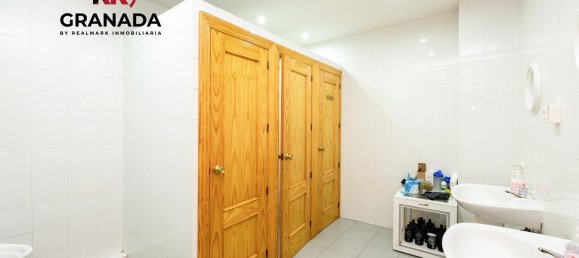 360m² Commercial property in Granada, Spain No. 24413 28