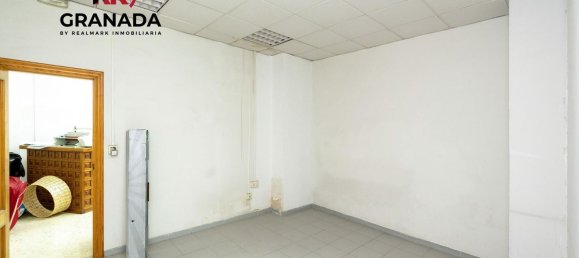 360m² Commercial property in Granada, Spain No. 24413 13