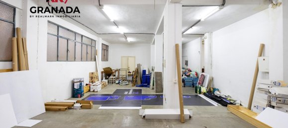 360m² Commercial property in Granada, Spain No. 24413 18