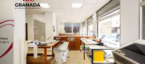 360m² Commercial property in Granada, Spain No. 24413 9