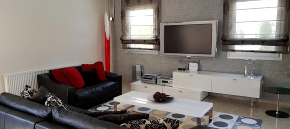 4 bedrooms Villa in Limassol, Cyprus No. 2098 2