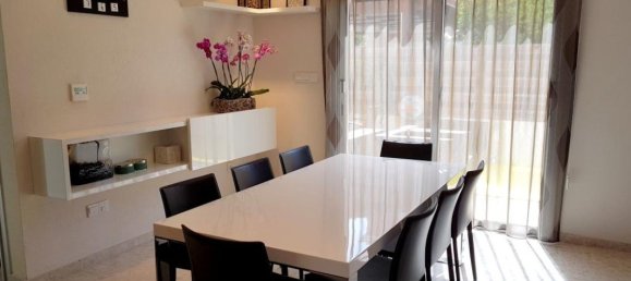 4 bedrooms Villa in Limassol, Cyprus No. 2098 3