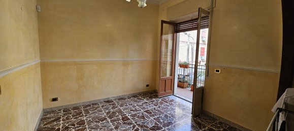 4-salle Appartement à Misterbianco, Italy No. 111817 2