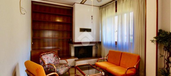 3 bedrooms Apartment in Udine, Italy No. 171596 4