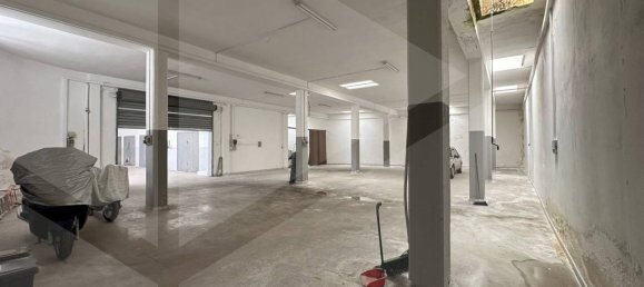 1 room Commercial property in Monopoli, Italy No. 28469 28