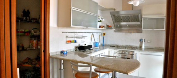 4 غرف نوم فيلا في Castelnuovo Magra, Italy رقم 251672 5