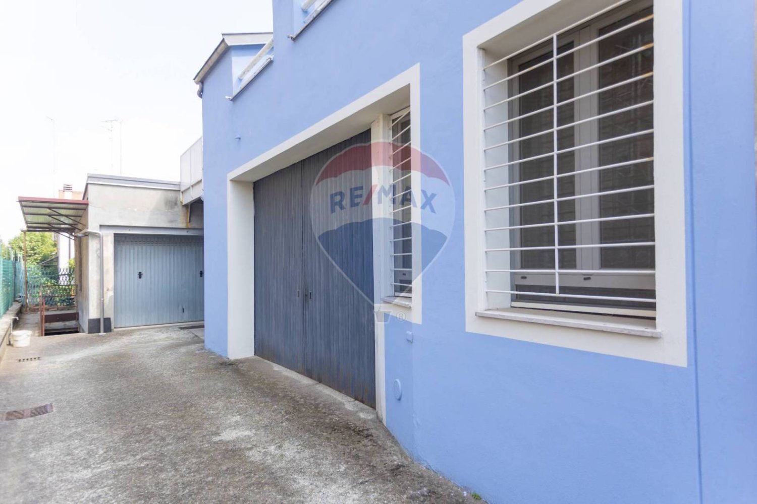 40m² Garage in Fidenza, Italy No. 317821