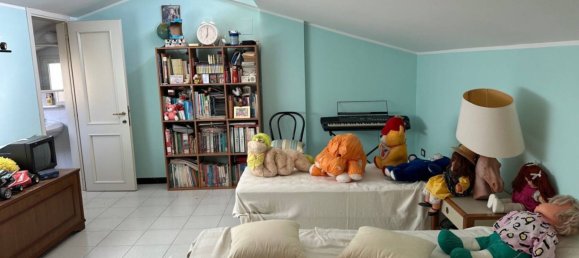 4 chambres Villa à Torre de' Passeri, Italy No. 302399 6