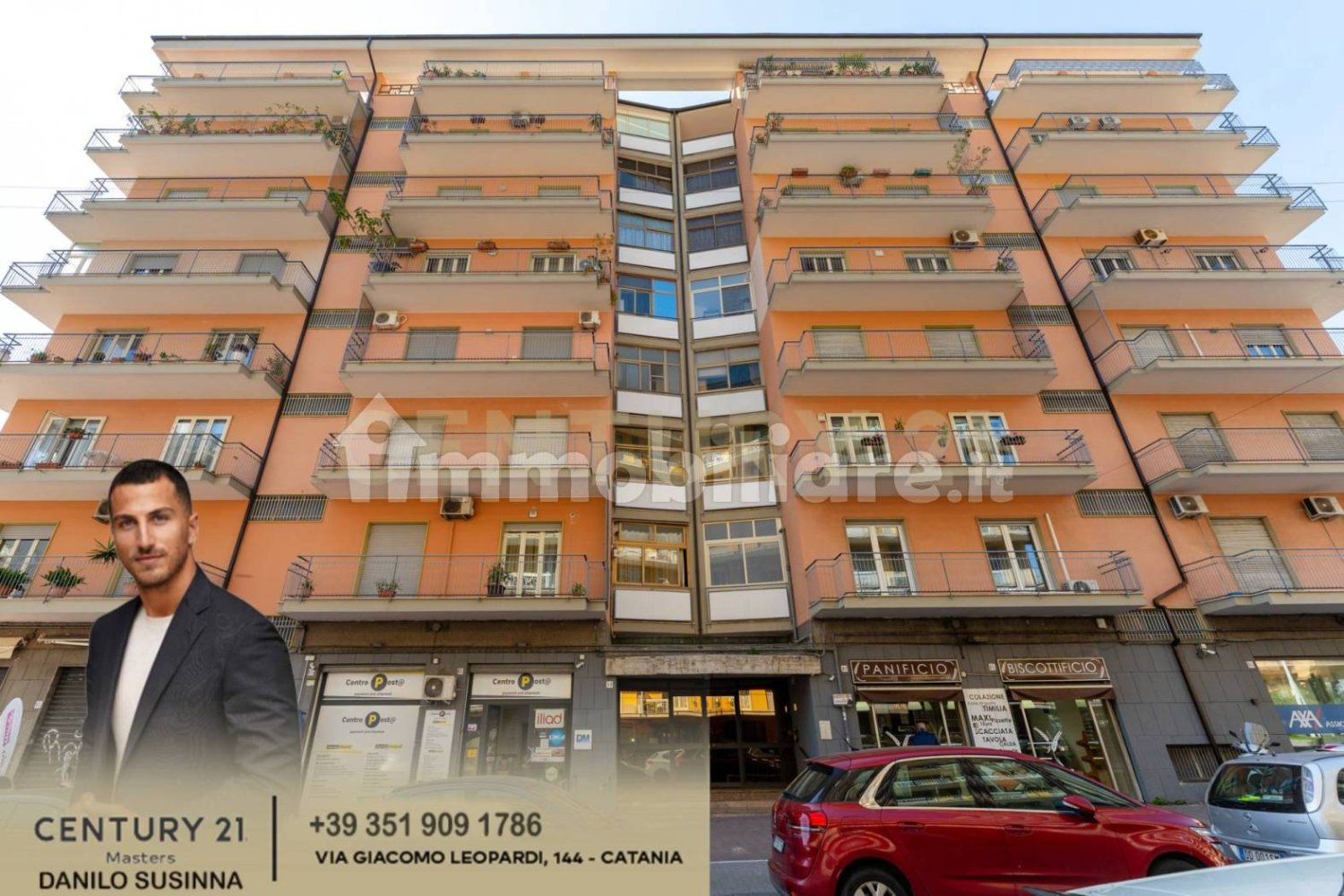 2 rooms Commercial property in Catania, Italy No. 49030