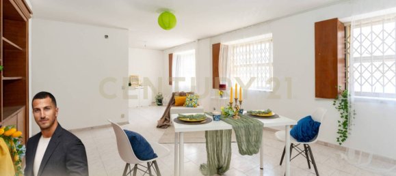 2 rooms Commercial property in Catania, Italy No. 49030 2