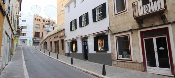 Коммерческая недвижимость с 8 спальнями в Маон, Испания № 189 6